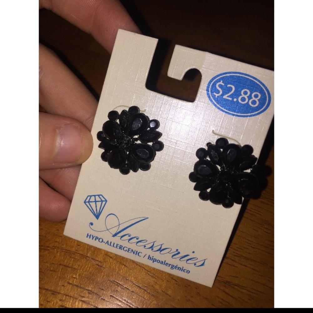 earrings - Picture 2 of 6